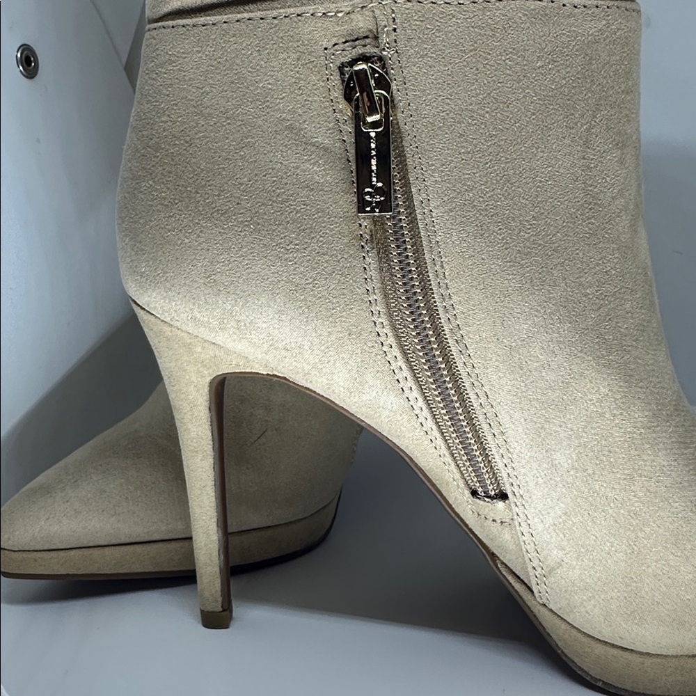 Jessica Simpson Cream Heeled Boots - Picture 3 of 6